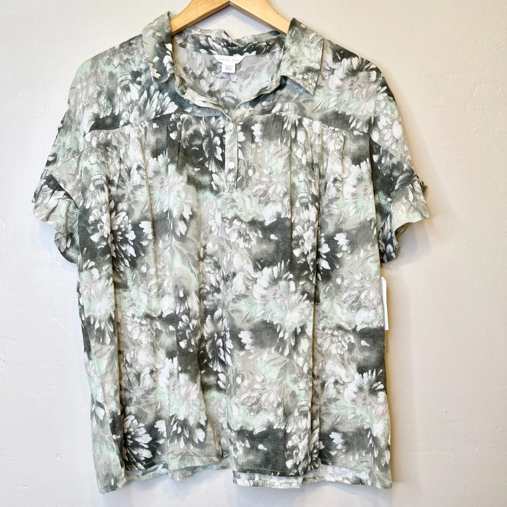 Caslon NWT Watercolor Pattern Short Sleeve Collared Button Front Lightweight Top - Picture 3 of 11